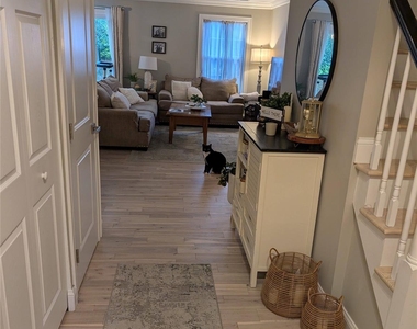 1506 Sara Circle - Photo Thumbnail 2