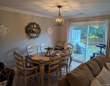1506 Sara Circle - Photo Thumbnail 7
