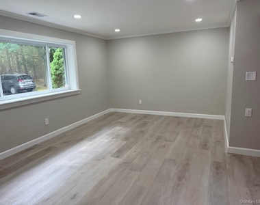 316 Feller Drive - Photo Thumbnail 3