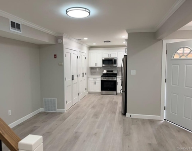 316 Feller Drive - Photo Thumbnail 5