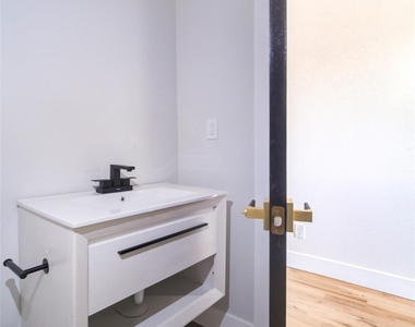 258 State Street - Photo Thumbnail 9