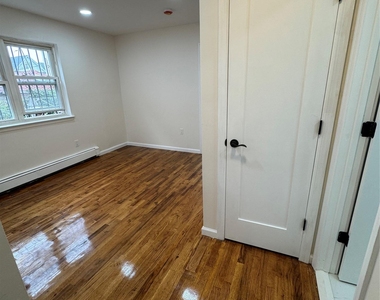 116-09 91st Avenue - Photo Thumbnail 6