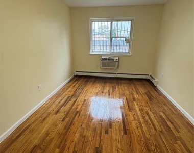 116-09 91st Avenue - Photo Thumbnail 4