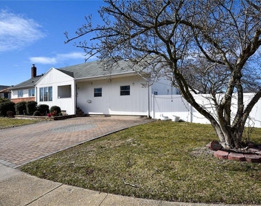 65 Sylvia Lane - Photo Thumbnail 3