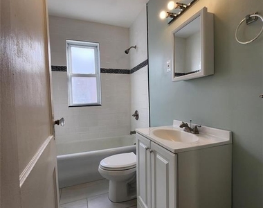 17 Tilrose Avenue - Photo Thumbnail 10