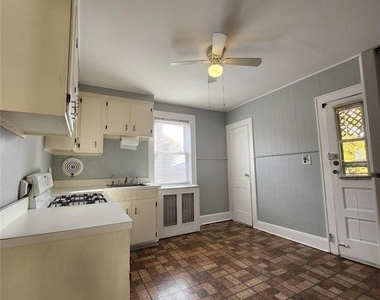 17 Tilrose Avenue - Photo Thumbnail 9