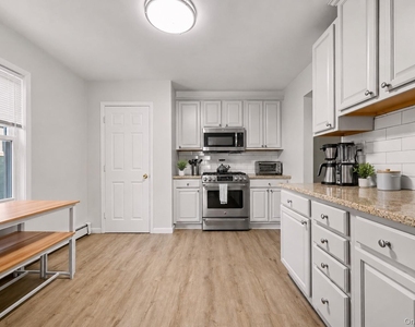 17 Grant Street - Photo Thumbnail 9
