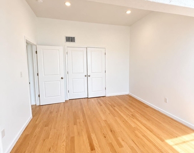 155 S River St - Photo Thumbnail 4