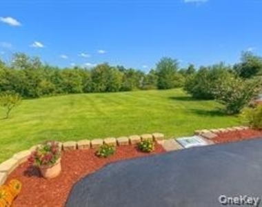 10 Ashlyn Drive - Photo Thumbnail 11