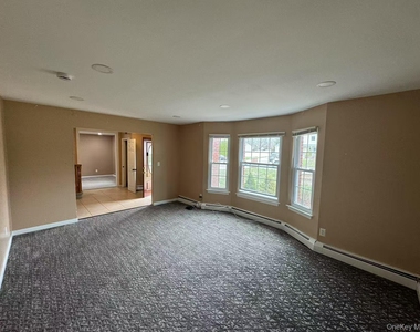 80 Lincoln Avenue - Photo Thumbnail 2