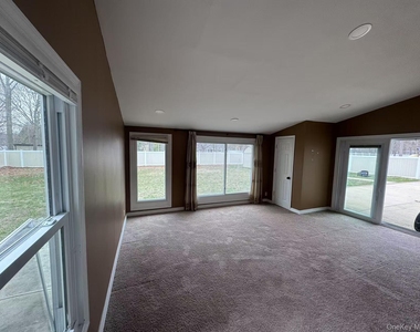 80 Lincoln Avenue - Photo Thumbnail 4