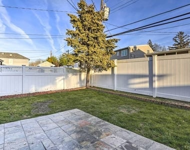 1648 Paula Lane - Photo Thumbnail 16