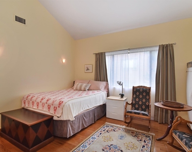 26 Sunnyside Place - Photo Thumbnail 15