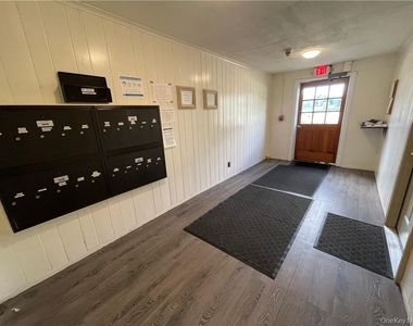 185 E Lake Boulevard - Photo Thumbnail 4
