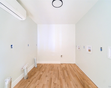 258-260 State Street - Photo Thumbnail 16
