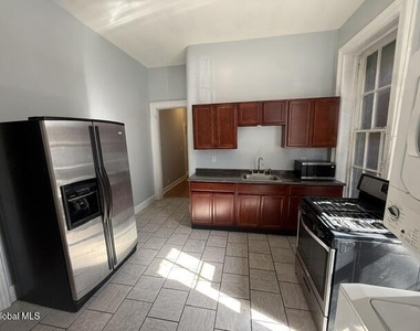 241 Second St Street - Photo Thumbnail 11