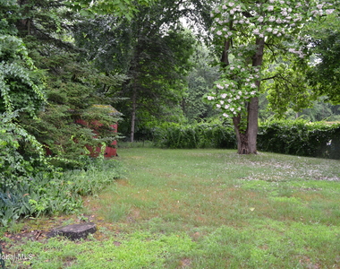 42 Oakwood Drive - Photo Thumbnail 15