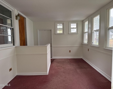 42 Oakwood Drive - Photo Thumbnail 10