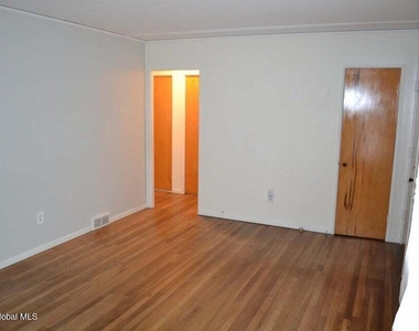 42 Oakwood Drive - Photo Thumbnail 7