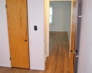 42 Oakwood Drive - Photo Thumbnail 9