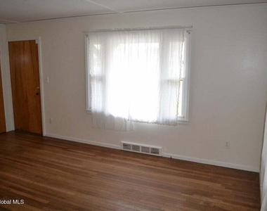 42 Oakwood Drive - Photo Thumbnail 6