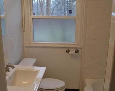 42 Oakwood Drive - Photo Thumbnail 4