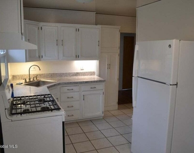 42 Oakwood Drive - Photo Thumbnail 2