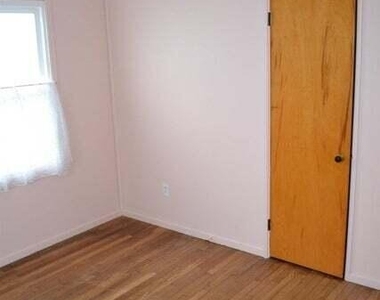 42 Oakwood Drive - Photo Thumbnail 8