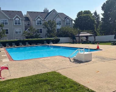 215 Prestwick Way - Photo Thumbnail 28