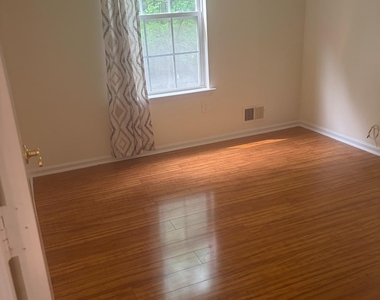 215 Prestwick Way - Photo Thumbnail 12