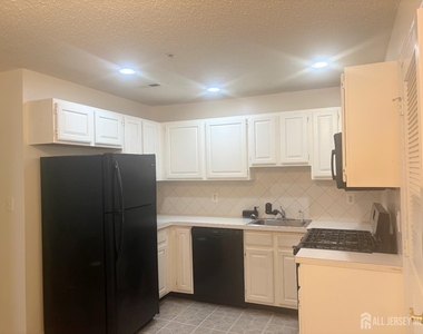 215 Prestwick Way - Photo Thumbnail 6