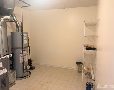 215 Prestwick Way - Photo Thumbnail 9