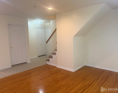 215 Prestwick Way - Photo Thumbnail 5