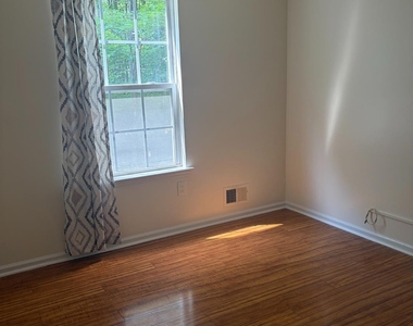 215 Prestwick Way - Photo Thumbnail 11