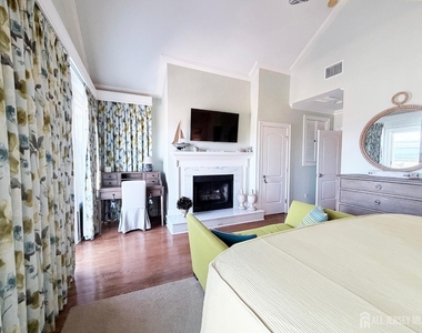576 Ocean Avenue - Photo Thumbnail 17