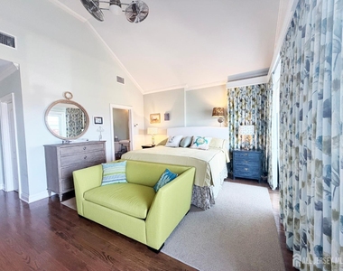 576 Ocean Avenue - Photo Thumbnail 16