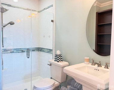 576 Ocean Avenue - Photo Thumbnail 9