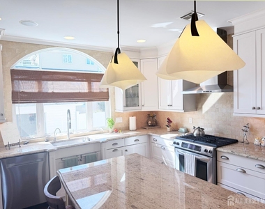 576 Ocean Avenue - Photo Thumbnail 7