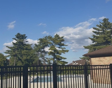 124 Beverly Hills Terrace - Photo Thumbnail 3