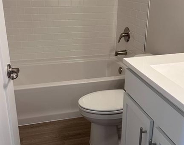 387 Huntwell W Boulevard - Photo Thumbnail 7