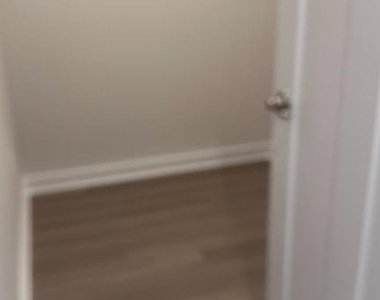 387 Huntwell W Boulevard - Photo Thumbnail 6