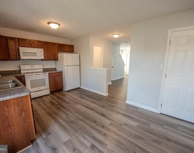2926 Sorrell Court - Photo Thumbnail 5