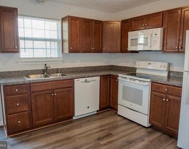 2926 Sorrell Court - Photo Thumbnail 2