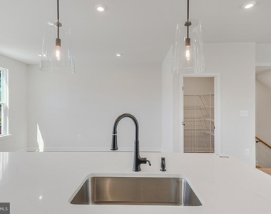 1400 Crested Iris Drive - Photo Thumbnail 17
