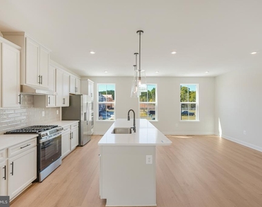 1400 Crested Iris Drive - Photo Thumbnail 12