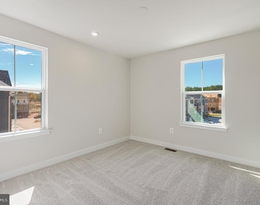 1400 Crested Iris Drive - Photo Thumbnail 40