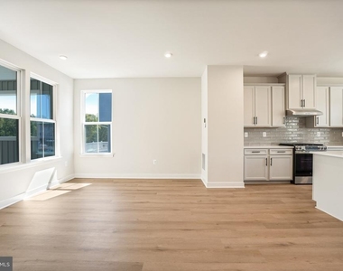 1400 Crested Iris Drive - Photo Thumbnail 20