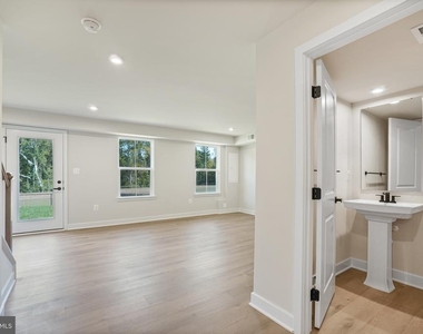 1400 Crested Iris Drive - Photo Thumbnail 4