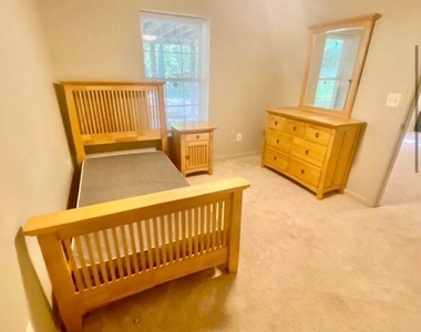 10321 Watford Lane - Photo Thumbnail 4