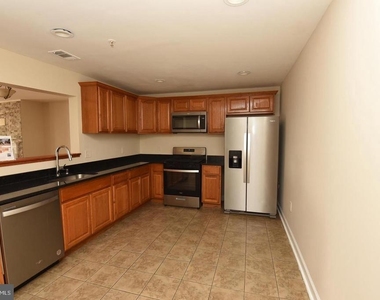 7953 Coachcrest Court - Photo Thumbnail 6